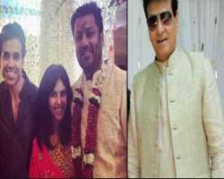 Very few of us know that popular actor Jeetendra is the maternal uncle of Abhishek Kapoor while Tusshar and Ekta are his cousins Very few of us know that popular actor Jeetendra is the maternal uncle of Abhishek Kapoor while Tusshar and Ekta are his cousins.